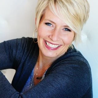 Heidi Swapp logo